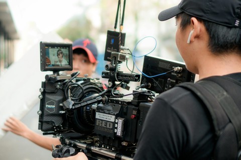 Man holding a camera
