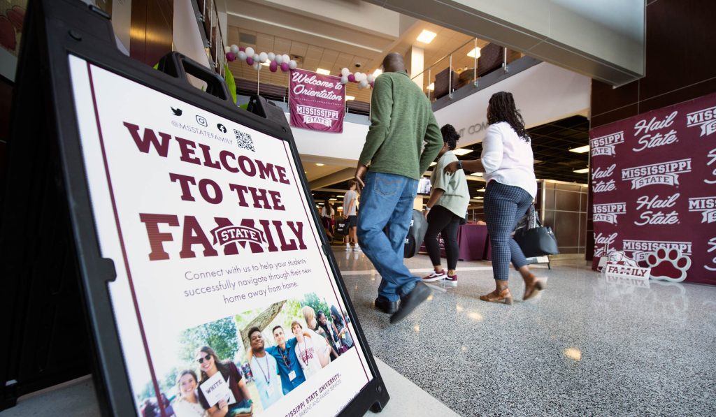 Orientation - Colvard Student Union. Scholars and their families arrive at Colvard Union to sign in and kick off their Orientation schedule.
(photo by Megan Bean / © Mississippi State University)