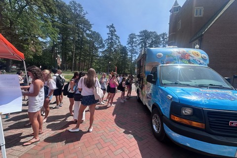 University of Richmond students enjoying Kona Ice with Career Services