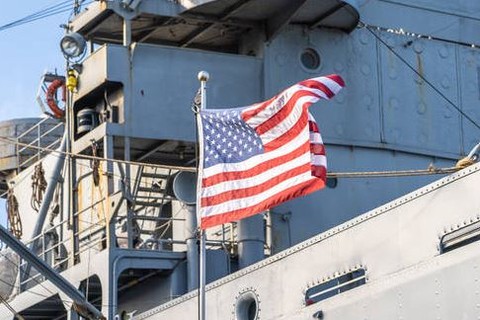American-flag-on-destroyer